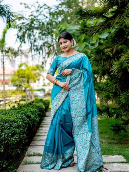 HandLoom Raw Silk Saree With Rich Weaving Pallu   