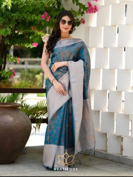 Ladies Blue Handloom Weaving Silk Saree  
