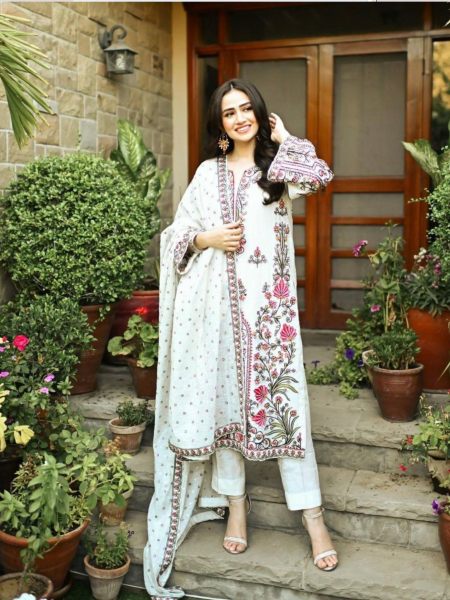 White Color Fox Georgette Kurti Pant Set With Fancy Embroidery Work  