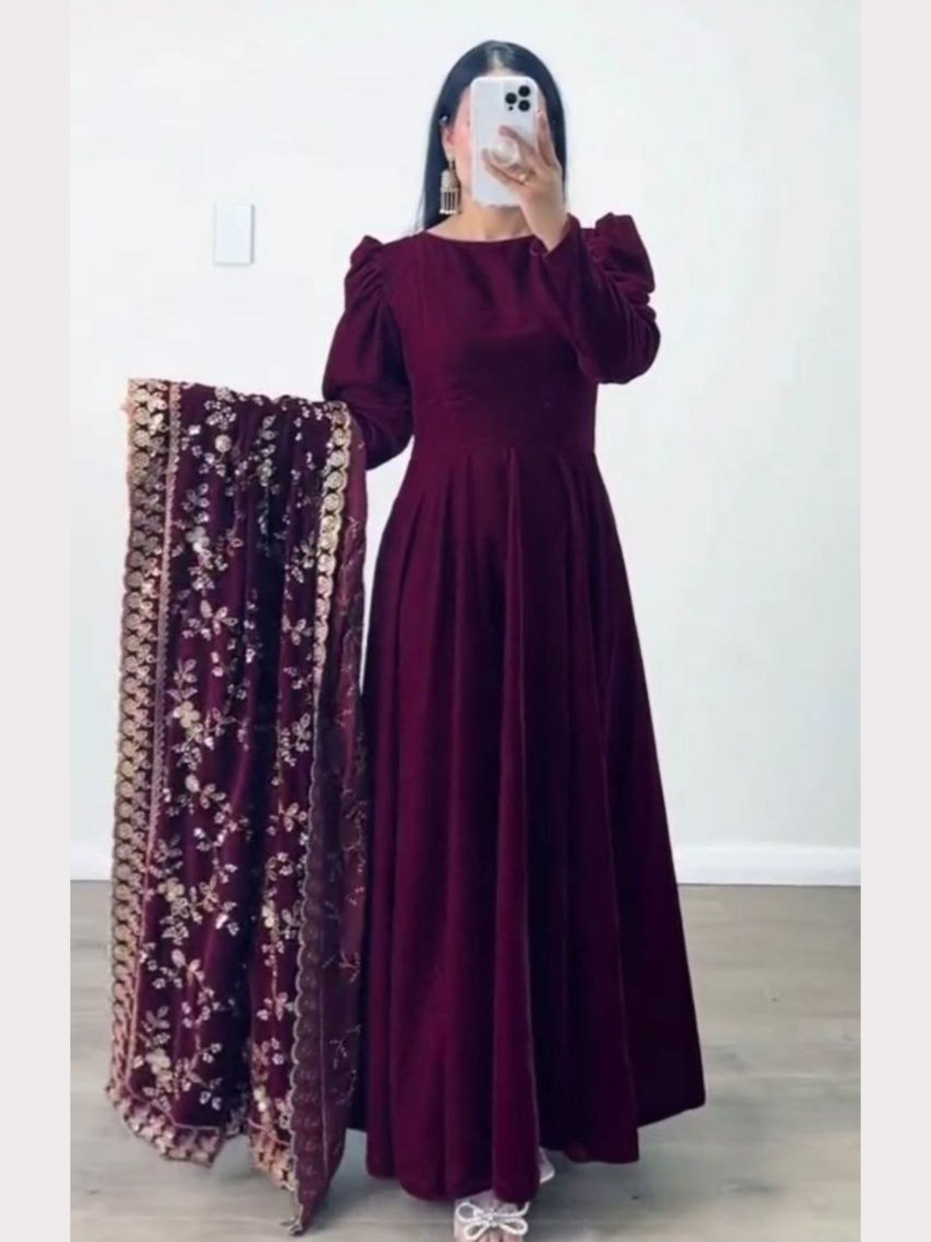 https://www.royalexport.in/product-img/new-collection-velvet-gown-wit-1702709424.jpg
