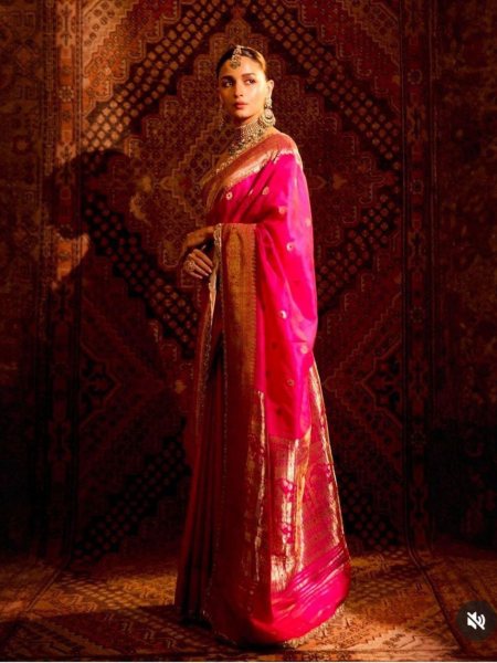 Aila Bhatt Lichi Silk Sare With Jacquard Work  Sarees 