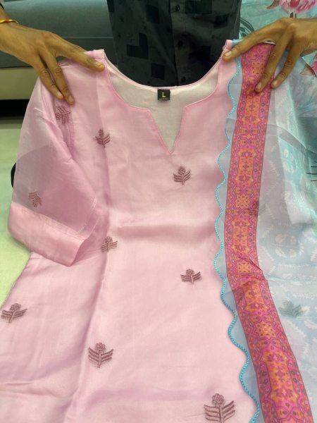 Baby Pink Organza Kurti Set with Embroidered Detail   Aqua Floral Dupatta Ready to Wear Elegance 3 Piece Kurti Set