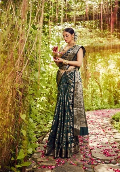 Beautiful Art Silk Jacquard Border Saree Silk Sarees Wholesale