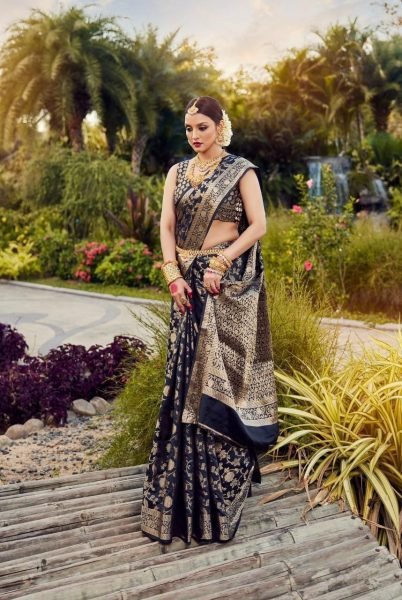 Beautiful Art Silk Jacquard Border Saree Silk Sarees Wholesale