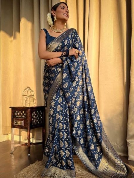 Beautiful Art Silk Jacquard Border Saree Silk Sarees Wholesale