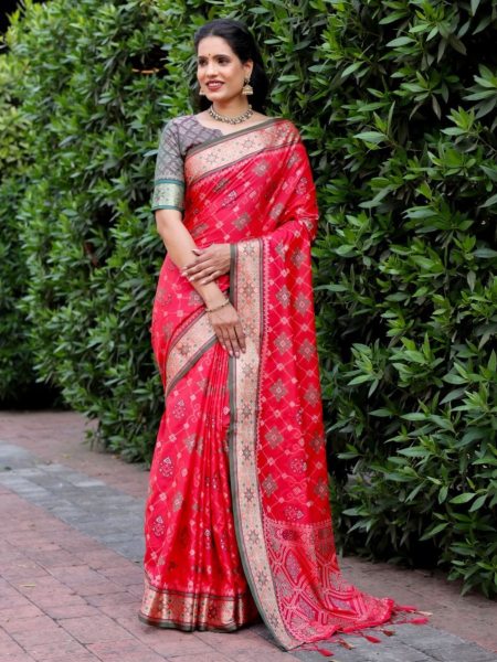 Beautiful Dazzling Patola Silk Sarees Patola Silk Sarees Wholesale