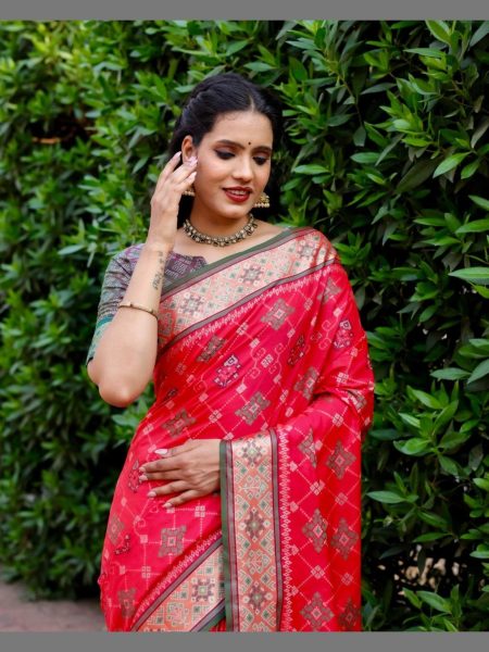 Beautiful Dazzling Patola Silk Sarees Patola Silk Sarees Wholesale