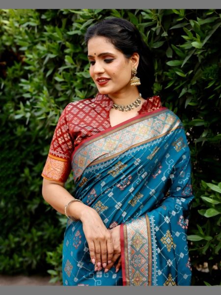 Beautiful Dazzling Patola Silk Sarees Patola Silk Sarees Wholesale