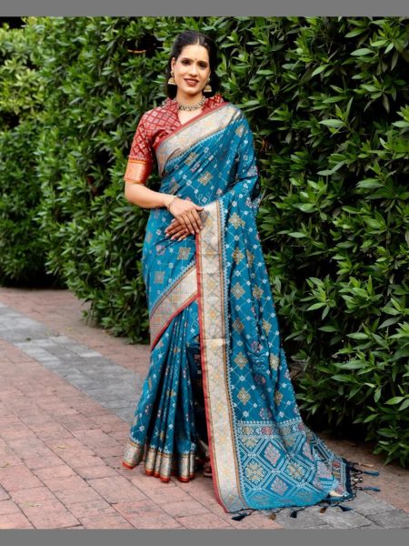 Beautiful Dazzling Patola Silk Sarees Patola Silk Sarees Wholesale