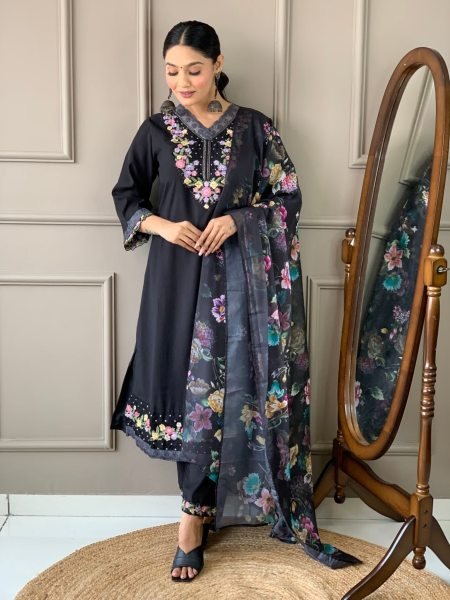 Beautiful Latest Black Color chanderi Silk Kurti set in Wholesale Rate 3 Piece Kurti Set