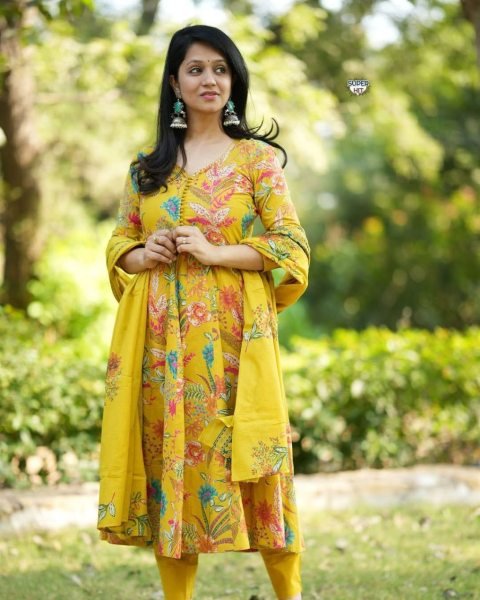 Best Kurtis Wholesaler in Surat at Low Prices Summer Cotton kurti 3 Piece Set Anarkali Kurtis 