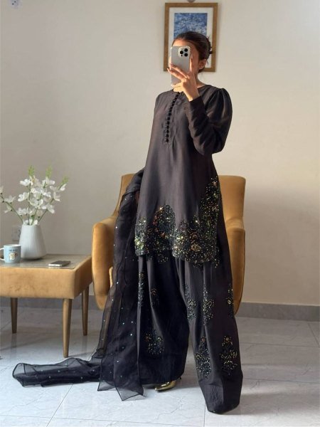  Black Farshi Pant Set in Crepe Silk with Embroidery Ready to Wear Partywear Look