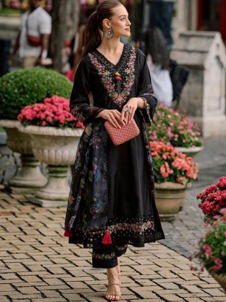 Black Muslin Silk Kurta Set with Sequin Embroidery   Organza Dupatta Perfect for Celebrations 