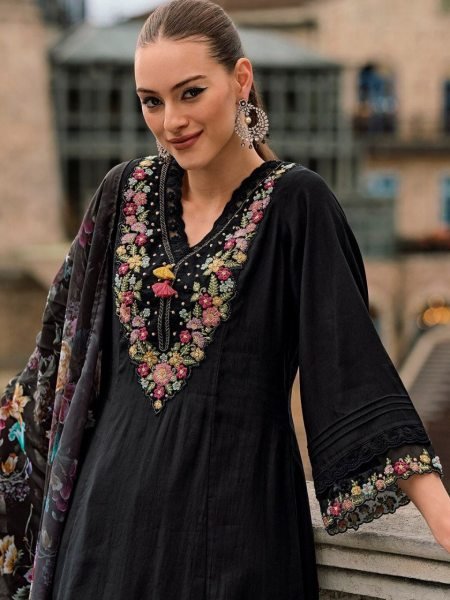 Black Muslin Silk Kurta Set with Sequin Embroidery   Organza Dupatta Perfect for Celebrations 3 Piece Kurti Set