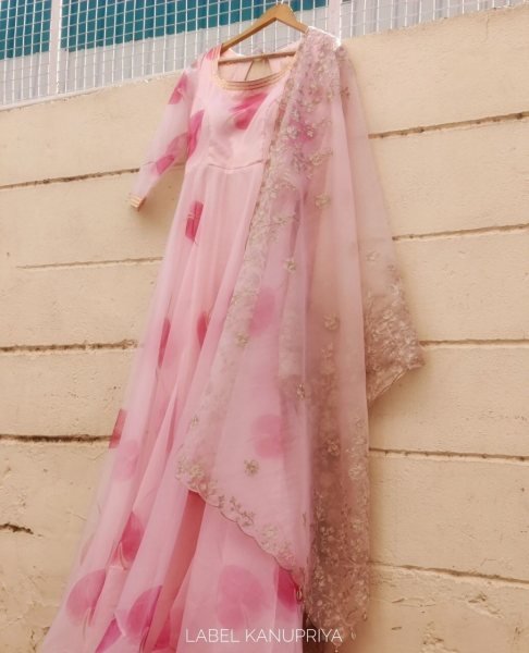 Blush Pink Organza Printed Gown With Dupatta Kurti With Dupatta Wholesale