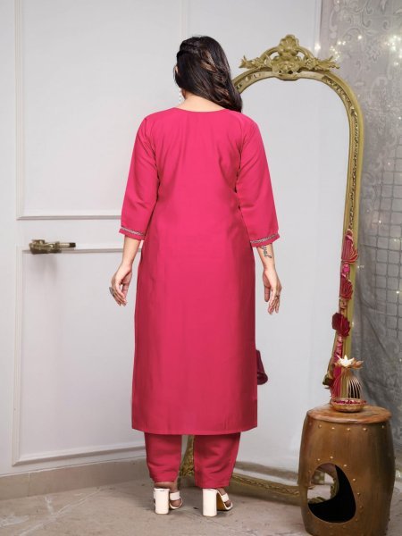 Bold Ethnic Wear | Chanderi Embroidered Suit with Jacquard Dupatta 3 Piece Kurti Set