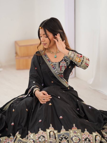Buy Designer Lehenga Choli Online Crepe Silk Bridal Wear at Affordable Rates from Indias Top Textile Wholesaler Designer Lehenga Choli