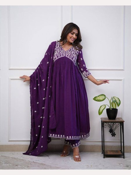 Buy Women Embroidered Vichitra Silk Kurta Set 3 Piece Kurti Set