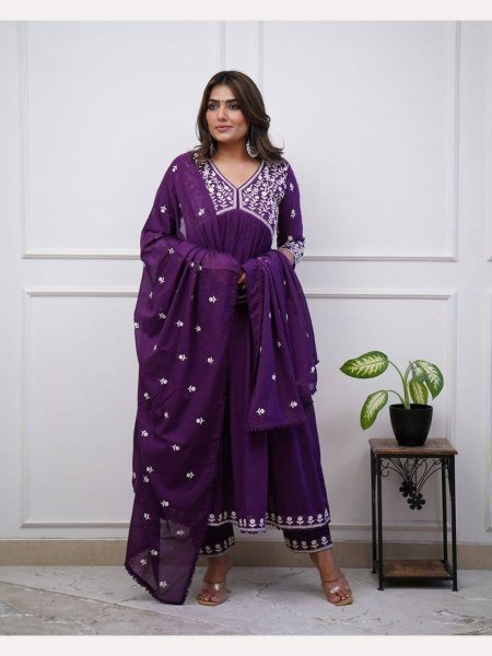 Buy Women Embroidered Vichitra Silk Kurta Set 3 Piece Kurti Set