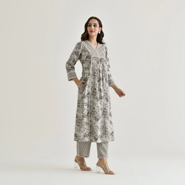 Casual Summer  Wear Grey Rayon Slub kurti Set With Bottom At Wholesale Rate Anarkali Kurtis 