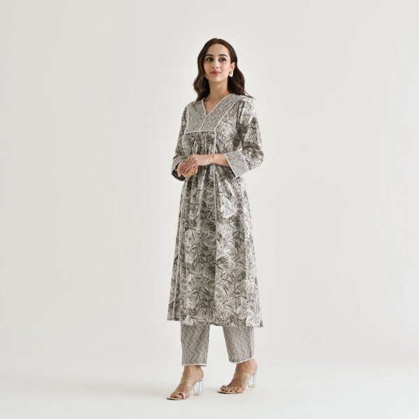 Casual Summer  Wear Grey Rayon Slub kurti Set With Bottom At Wholesale Rate Anarkali Kurtis 