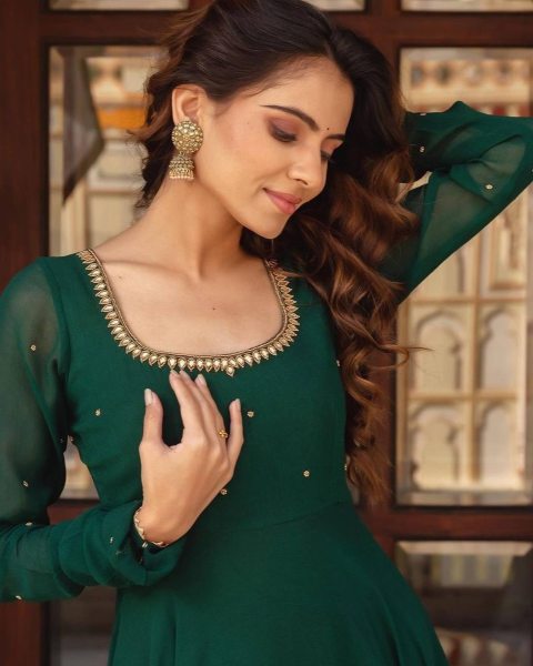 Casual Wear Green Color Georgette Gown With Dupatta   Anarakali Gown Wholesale