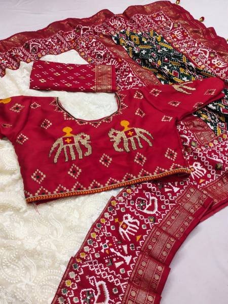 Chikankari Lucknowi Chikankari Georgette Saree with Patola Foil Border & Dual Blouse Georgette Sarees Wholesale