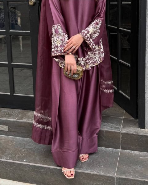 Mauve Crepe Silk Farshi Pant Set with Embroidered Dupatta Elegant Pakistani Style Wear Ready To Wear Collection