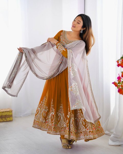 Designer Georgette Suit Set Ready to Ship with Dupatta  Set New Collection for Womens Wear at Wholesale Price Anarkali Kurtis 