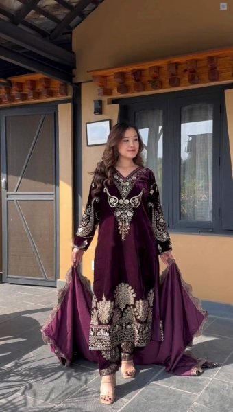 Designer Party Wear Velvet Salwar Kameez at Manufacturer Rates Ready To Wear Collection