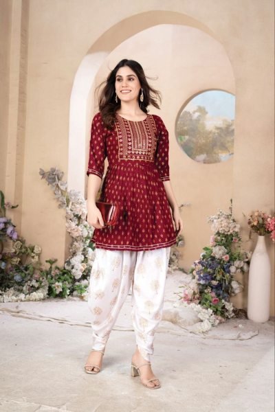 Dothi Patiyala in beatiful colour with Embroidery  Neak work  Tunics kurti