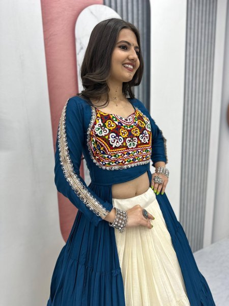 Dual Tone Cotton Mirror Work Lehenga Choli Set Elegant Navratri Outfit for International Buyers Navratri Lehnega Choli
