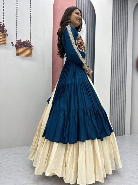 Dual Tone Cotton Mirror Work Lehenga Choli Set Elegant Navratri Outfit for International Buyers Navratri Lehnega Choli