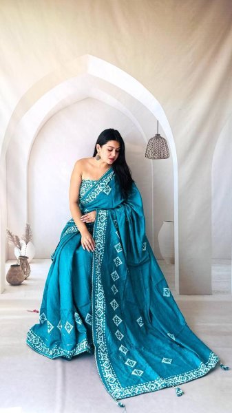 Elegant Batik Cotton Saree with Sequin Butta & Latkan Border Summer Special Printed Cotton Sarees Wholesale