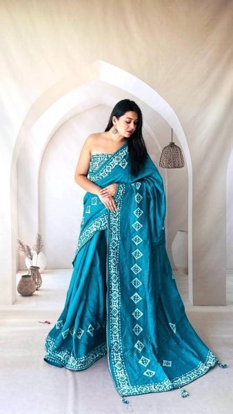 Elegant Batik Cotton Saree with Sequin Butta & Latkan Border Summer Special Printed Cotton Sarees Wholesale