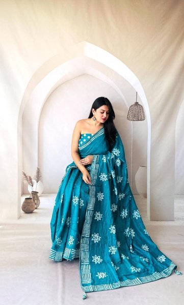 Elegant Batik Cotton Saree with Sequin Butta & Latkan Border Summer Special Printed Cotton Sarees Wholesale