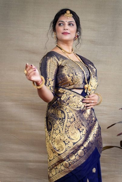Elegant Dark Blue Kanjivaram Jacquard Saree Soft Lichi Silk with Contrast Blouse Piece at Wholesale Manufacturer Rate Banarasi Saree Wholesale