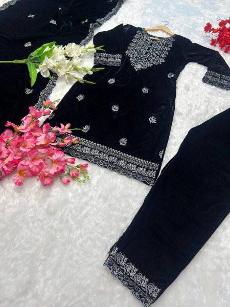 Elegant Fully Stitched Velvet Suit with Dupatta for Festive Looks Ready To Wear Collection