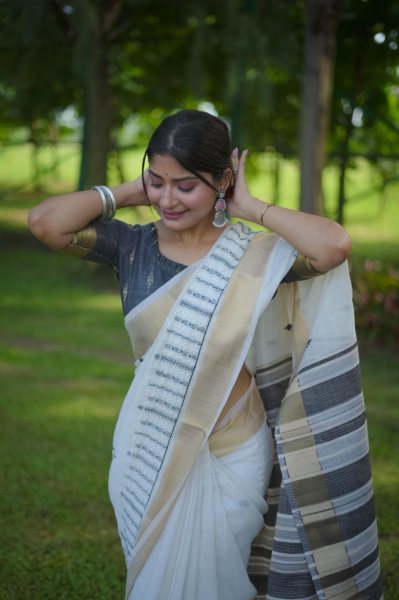 Elegant Linen Cotton Saree with Contrast Pallu & Ikkat Blouse Cotton Sarees Wholesale