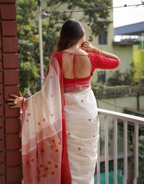 Elegant Traditional White   Red Soft Cotton Saree Collection Perfect for Summer Festivals Cotton Sarees Wholesale