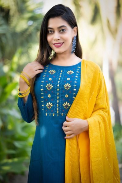 Embroidered   Mirror Work Rayon Kurti Pant Set  3 Piece Kurti Set