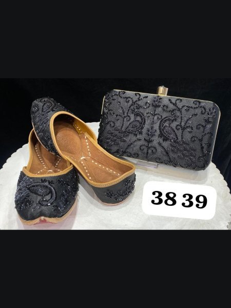 Embroidered Punjabi Jutti with Matching Designer Clutch Wedding Special Ethnic Combo Offer 