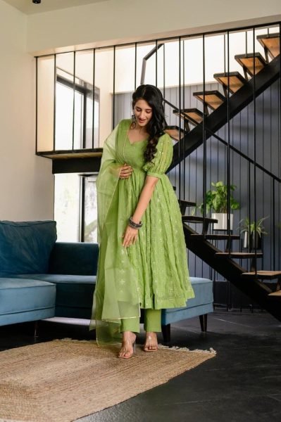 Ethenic Georgette Gown   Dupatta With Embroidery Work  Kurti With Dupatta Wholesale