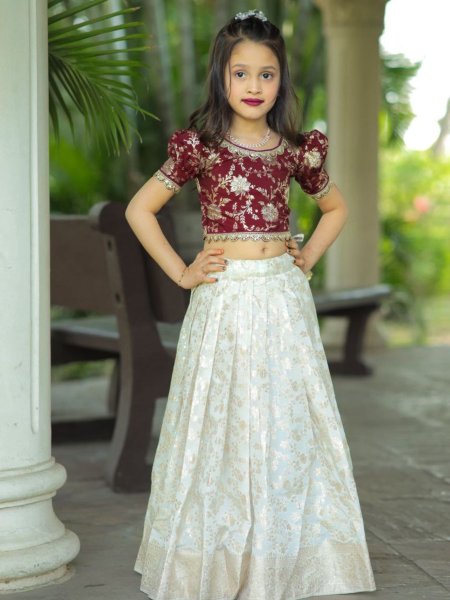 Exclusive  kids lehenga Choli with  zari  weaving work  