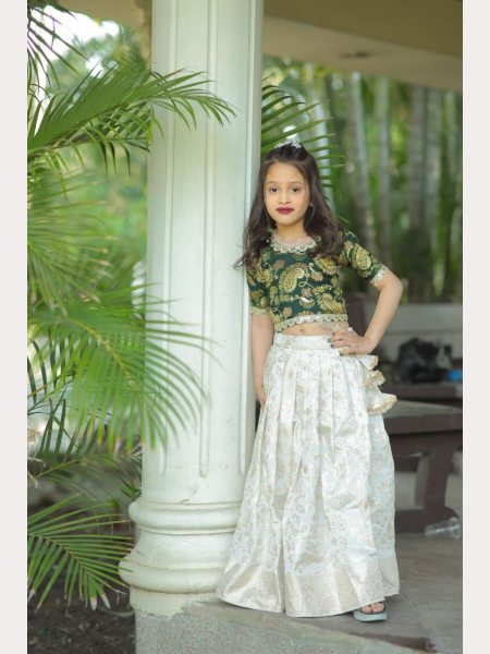 Exclusive  kids lehenga Choli with  zari  weaving work  Girls Wear