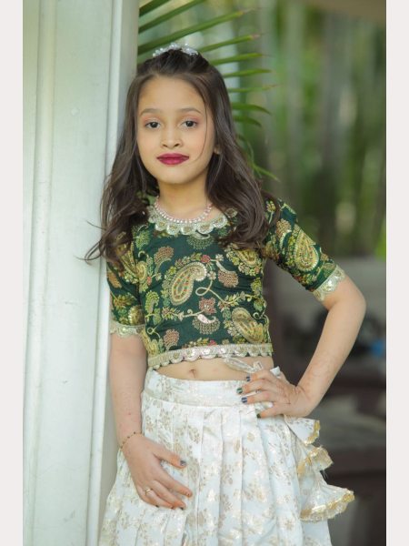 Exclusive  kids lehenga Choli with  zari  weaving work  Girls Wear