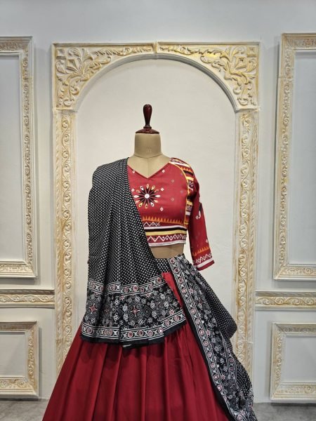 Garba Night Ready Muslin Lehenga Choli Set Digital Print & Mirror Embellished Festive Wear Navratri Lehnega Choli