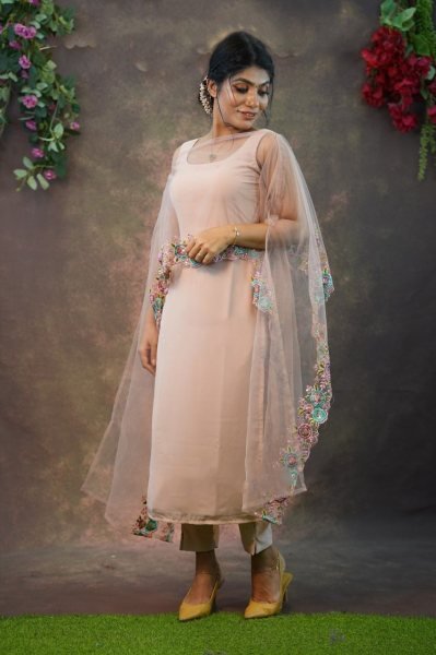 Fox Georgette Kurti Pant With Embroidery Work Dupatta 3 Piece Kurti Set