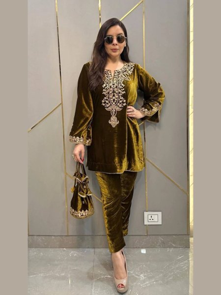 Golden Mehendi Green Viscose Velvet Embroidered Kurti   Pant Set Winter Wear 