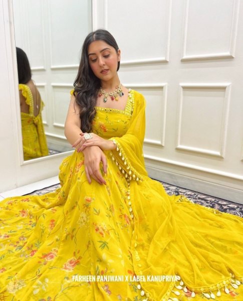 Gown Style Haldi Dress Bollywood Designer Gown   Dupatta Kurti With Dupatta Wholesale
